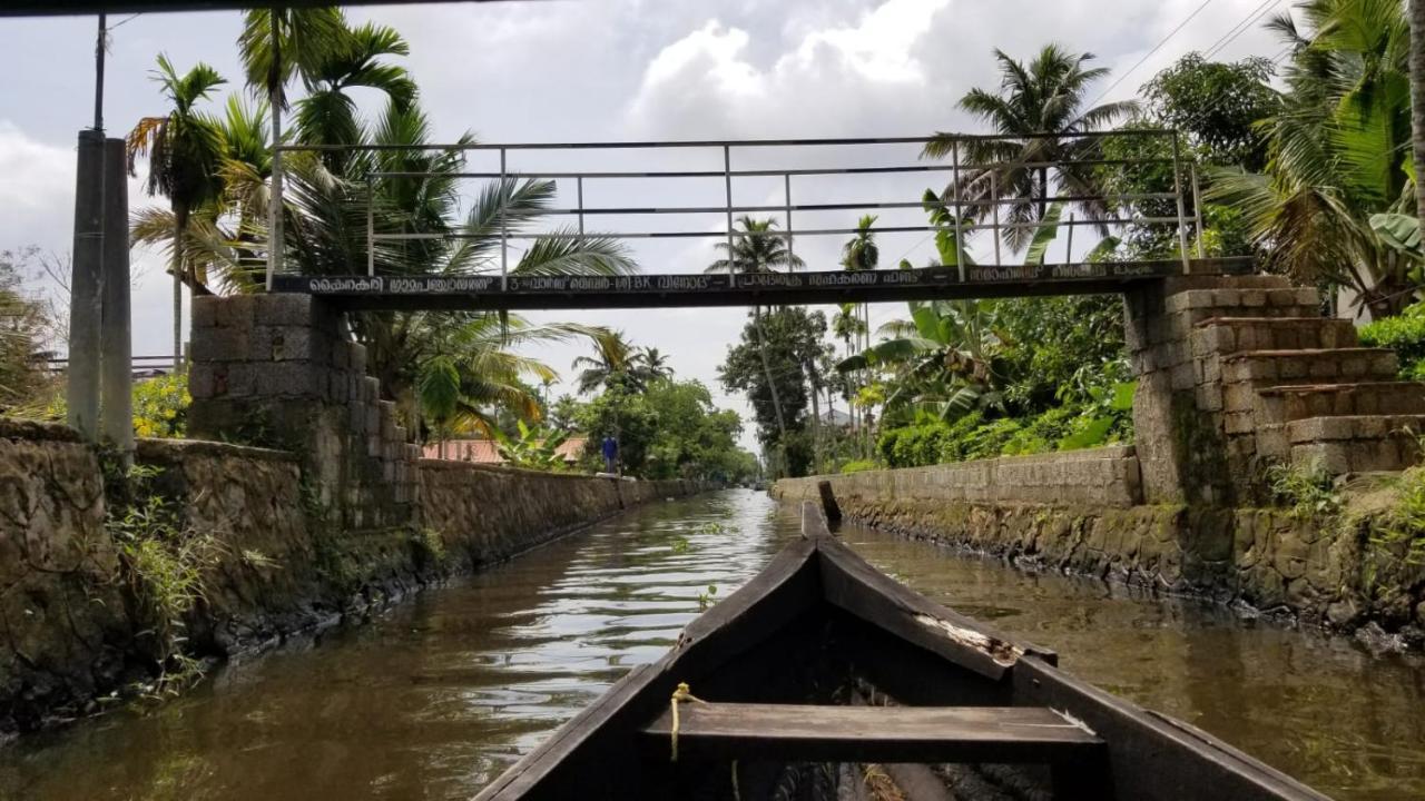 Blues Apartment Alappuzha Luaran gambar