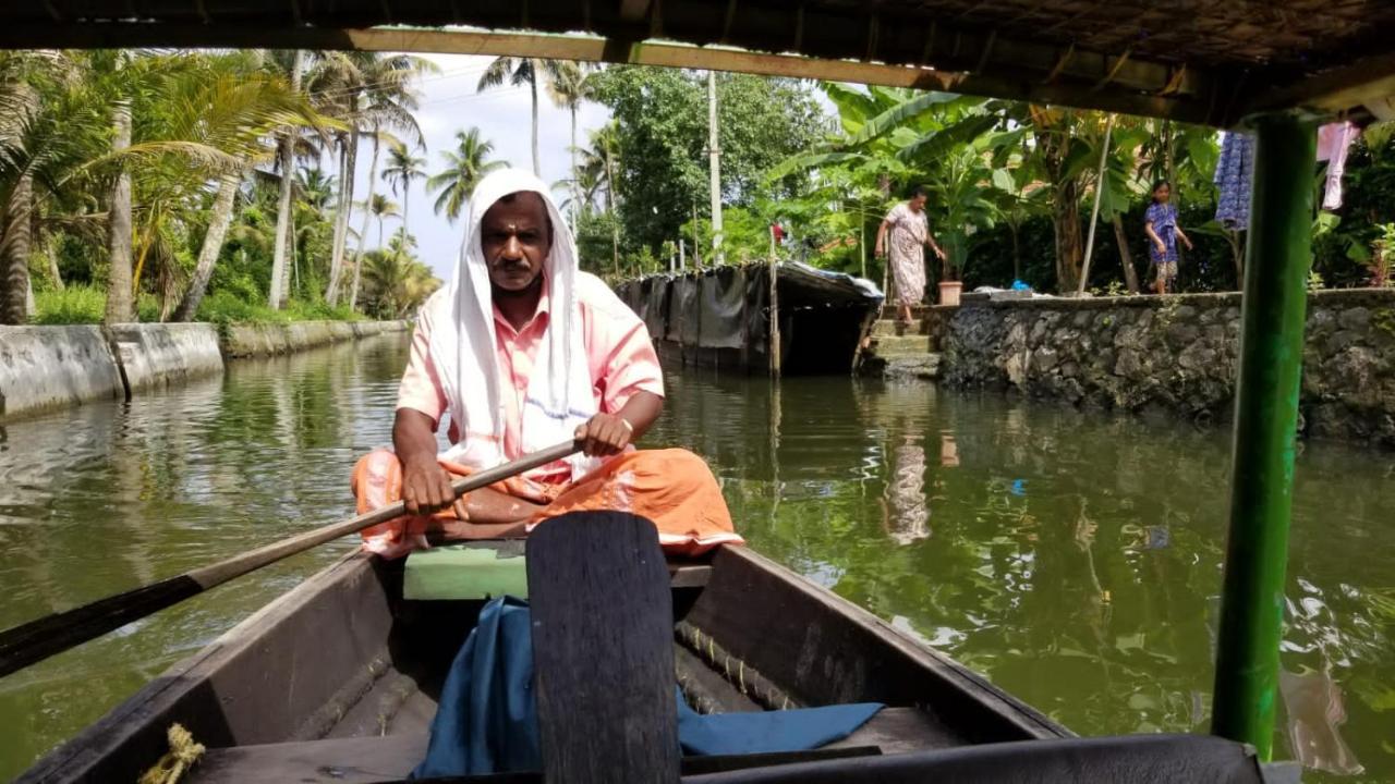 Blues Apartment Alappuzha Luaran gambar